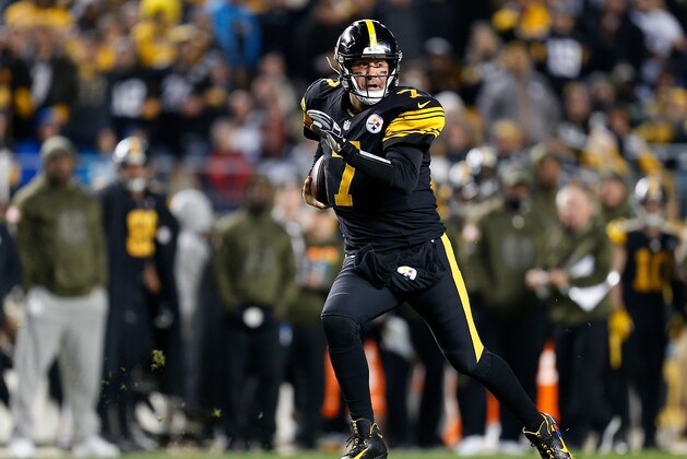 PITTSBURGH, PA - NOVEMBER 08: Ben Roethlisberger #7 of the Pittsburgh Steelers scrambles out of the pocket during the third quarter in the game against the Carolina Panthers at Heinz Field on November 8, 2018 in Pittsburgh, Pennsylvania. (Photo by Justin K. Aller/Getty Images)