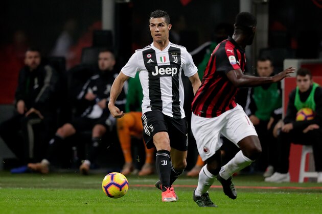 MILAN, ITALY - NOVEMBER 11: Cristiano Ronaldo of Juventus during the Italian Serie A   match between AC Milan v Juventus at the San Siro on November 11, 2018 in Milan Italy (Photo by Jeroen Meuwsen/Soccrates /Getty Images)