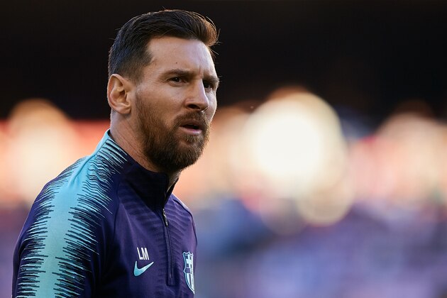 BARCELONA, SPAIN - NOVEMBER 11: Leo Messi of FC Barcelona looks on prior to the La Liga match between FC Barcelona and Real Betis Balompie at Camp Nou on November 11, 2018 in Barcelona, Spain. (Photo by David Aliaga/MB Media/Getty Images)