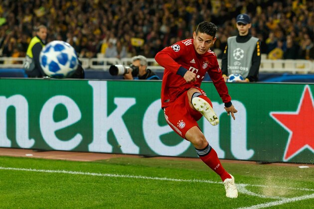 ATHENS, GREECE - OCTOBER 23: James Rodriguez of Bayern Muenchen controls the ball during the UEFA Champions League Group E match between AEK Athens and FC Bayern Muenchen at Athens Olympic Stadium on October 23, 2018 in Athens, Greece. (Photo by TF-Images/Getty Images)