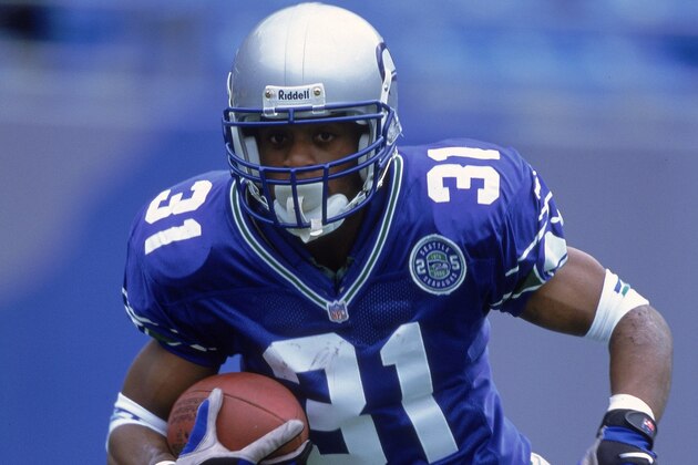 8 Oct 2000:  Charlie Rogers #31 of the Seattle Seahawks runs with the ball during the game against the Carolina Panthers at the Ericsson Stadium in Charlotte, North Carolina.  The Panthers defeated the Seahawks 23-3.Mandatory Credit: Scott Halleran  /Allsport