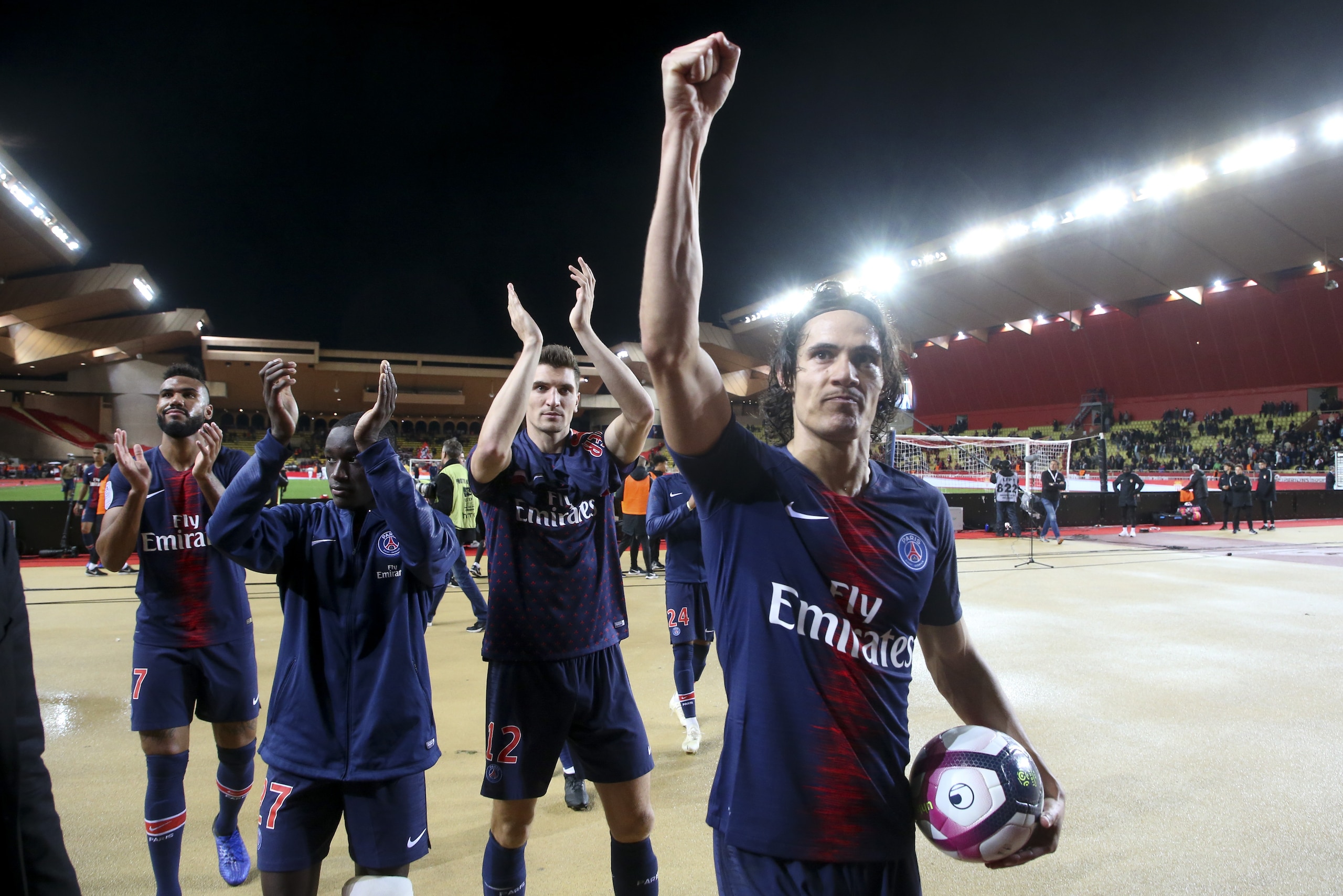 MONACO, MONACO - NOVEMBER 11: Edinson Cavani (right), Moussa Diaby, Thomas Meunier of PSG celebrate the victory following the french Ligue 1 match between AS Monaco and Paris Saint-Germain (PSG) at Stade Louis II on November 11, 2018 in Monaco, Monaco. (Photo by Jean Catuffe/Getty Images) MONACO, MONACO - NOVEMBER 11: Edinson Cavani (right), Moussa Diaby, Thomas Meunier of PSG celebrate the victory following the french Ligue 1 match between AS Monaco and Paris Saint-Germain (PSG) at Stade Louis II on November 11, 2018 in Monaco, Monaco. (Photo by Jean Catuffe/Getty Images)
