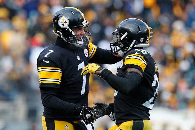 PITTSBURGH, PA - JANUARY 08:  Le'Veon Bell #26 of the Pittsburgh Steelers is greeted by Ben Roethlisberger #7 after he rushed for a touchdown in the first half during the Wild Card Playoff game against the Miami Dolphins at Heinz Field on January 8, 2017 in Pittsburgh, Pennsylvania. (Photo by Justin K. Aller/Getty Images)