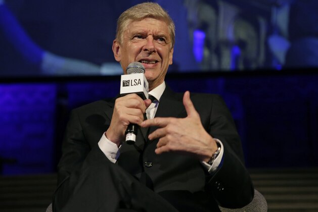LONDON, ENGLAND - OCTOBER 09:  Former Arsenal Manager, Arsene Wenger, speaks after receiving the Lifetime Achievement Award during the Leaders Sport Awards at the Natural History Museum on October 9, 2018 in London, England.  (Photo by Henry Browne/Getty Images for Leaders)