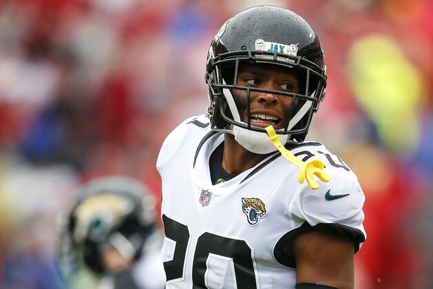 KANSAS CITY, MO - OCTOBER 07: Jalen Ramsey #20, cornerback with the Jacksonville Jaguars, spoke to a referee during the game against the Kansas City Chiefs at Arrowhead Stadium on October 7, 2018 in Kansas City, Missouri. (Photo by David Eulitt/Getty Images) ***Jalen Ramsey***