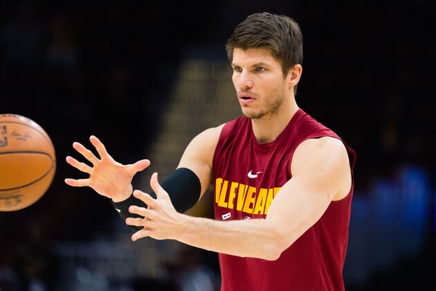 CLEVELAND, OH - DECEMBER 14: Kyle Korver #26 of the Cleveland Cavaliers warms up prior to the game against the Los Angeles Lakers at Quicken Loans Arena on December 14, 2017 in Cleveland, Ohio. NOTE TO USER: User expressly acknowledges and agrees that, by downloading and or using this photograph, User is consenting to the terms and conditions of the Getty Images License Agreement. (Photo by Jason Miller/Getty Images)