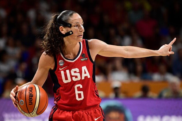 US' guard Sue Bird gestures during the FIBA 2018 Women's Basketball World Cup semifinal match between Belgium and United States at the Santiago Martin arena in San Cristobal de la Laguna on the Canary island of Tenerife on September 29, 2018. (Photo by JAVIER SORIANO / AFP)        (Photo credit should read JAVIER SORIANO/AFP/Getty Images)