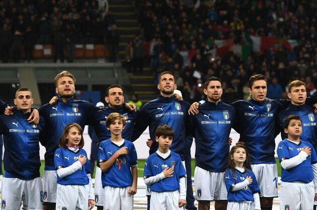 MILAN, ITALY - NOVEMBER 17:  Players of Italy sing the national anthem before the UEFA Nations League A group three match between Italy and Portugal at Stadio Giuseppe Meazza on November 17, 2018 in Milan, Italy.  (Photo by Claudio Villa/Getty Images)