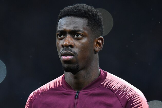 MILAN, ITALY - NOVEMBER 06: Ousmane Dembélé of FC Barcelona looks on before the Group B match of the UEFA Champions League between FC Internazionale and FC Barcelona at San Siro Stadium on November 6, 2018 in Milan, Italy.  (Photo by Alessandro Sabattini/Getty Images)