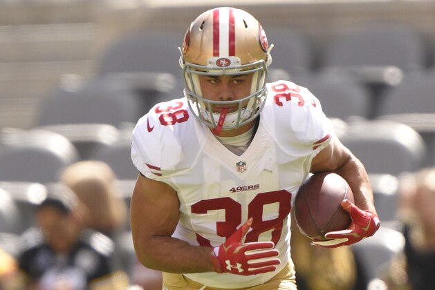 San Francisco 49ers running back Jarryd Hayne (38) warms up before an NFL football game against the Pittsburgh Steelers, Sunday, Sept. 20, 2015 in Pittsburgh. (AP Photo/Don Wright)