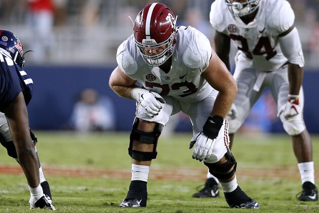 OXFORD, MS - SEPTEMBER 15:  Jonah Williams #73 of the Alabama Crimson Tide guards during a game against the Mississippi Rebels at Vaught-Hemingway Stadium on September 15, 2018 in Oxford, Mississippi.  (Photo by Jonathan Bachman/Getty Images)