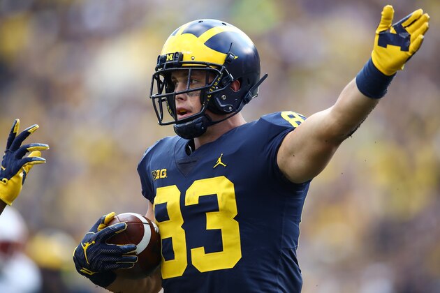 ANN ARBOR, MI - SEPTEMBER 15: Zach Gentry #83 of the Michigan Wolverines celebrates a second half first down catch while playing the Southern Methodist Mustangs on September 15, 2018 at Michigan Stadium in Ann Arbor, Michigan. Michigan won the game 45-20. (Photo by Gregory Shamus/Getty Images)