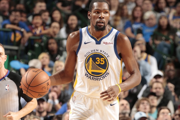 DALLAS, TX - NOVEMBER 17: Kevin Durant #35 of the Golden State Warriors handles the ball against the Dallas Mavericks on November 17, 2018 at the American Airlines Center in Dallas, Texas. NOTE TO USER: User expressly acknowledges and agrees that, by downloading and/or using this photograph, user is consenting to the terms and conditions of the Getty Images License Agreement. Mandatory Copyright Notice: Copyright 2018 NBAE (Photo by Glenn James/NBAE via Getty Images)