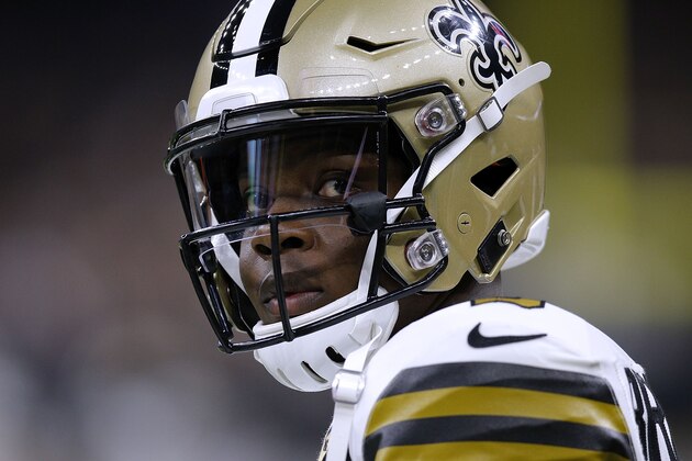 NEW ORLEANS, LA - NOVEMBER 18:  Teddy Bridgewater #5 of the New Orleans Saints reacts during a game against the Philadelphia Eagles at the Mercedes-Benz Superdome on November 18, 2018 in New Orleans, Louisiana.  (Photo by Jonathan Bachman/Getty Images)