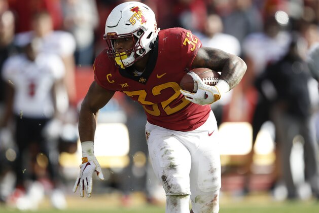 AMES, IA - OCTOBER 27: Running back David Montgomery #32 of the Iowa State Cyclones rushes for yards in the second half of play at Jack Trice Stadium on October 27, 2018 in Ames, Iowa. The Iowa State Cyclones won 40-31 over the Texas Tech Red Raiders. (Photo by David K Purdy/Getty Images)