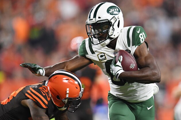 CLEVELAND, OH - SEPTEMBER 20:  Quincy Enunwa #81 of the New York Jets carries the ball for a first down in front of Damarious Randall #23 of the Cleveland Browns during the first quarter at FirstEnergy Stadium on September 20, 2018 in Cleveland, Ohio. (Photo by Jason Miller/Getty Images)