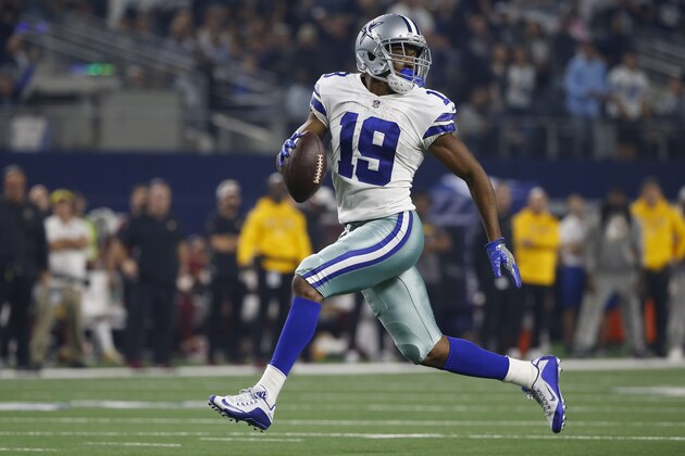 Dallas Cowboys wide receiver Amari Cooper (19) runs in for a touchdown against the Washington Redskins during the second half of an NFL football game in Arlington, Texas, Thursday, Nov. 22, 2018. (AP Photo/Ron Jenkins)