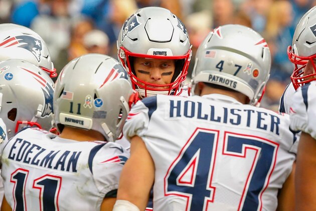 NASHVILLE, TN - NOVEMBER 11:  Quarterback Tom Brady #12 of the New England Patriots plays against the Tennessee Titans at Nissan Stadium on November 11, 2018 in Nashville, Tennessee.  (Photo by Frederick Breedon/Getty Images)