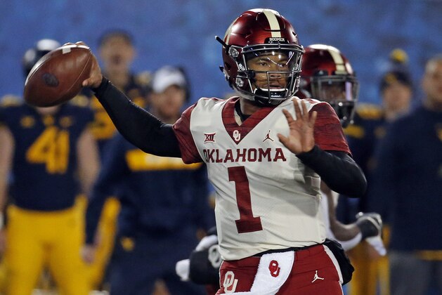 MORGANTOWN, WV - NOVEMBER 23:  Kyler Murray #1 of the Oklahoma Sooners passes in the first half against the West Virginia Mountaineers on November 23, 2018 at Mountaineer Field in Morgantown, West Virginia.  (Photo by Justin K. Aller/Getty Images)