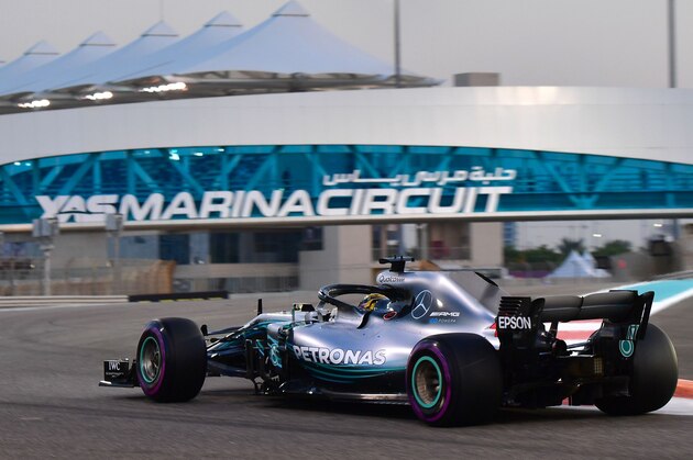 Mercedes' British driver Lewis Hamilton competes during the qualifying session at the Yas Marina circuit on November 24, 2018, in Abu Dhabi, ahead of the Abu Dhabi Formula One Grand Prix. (Photo by Andrej ISAKOVIC / AFP)        (Photo credit should read ANDREJ ISAKOVIC/AFP/Getty Images)