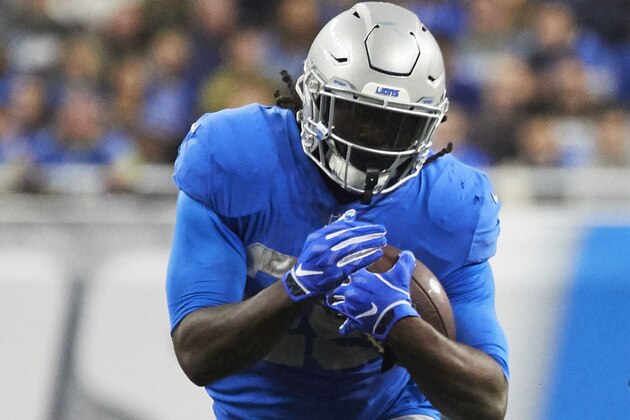 Detroit Lions running back LeGarrette Blount (29) rushes against the Chicago Bears during an NFL football game in Detroit, Thursday, Nov. 22, 2018. (AP Images/Rick Osentoski)