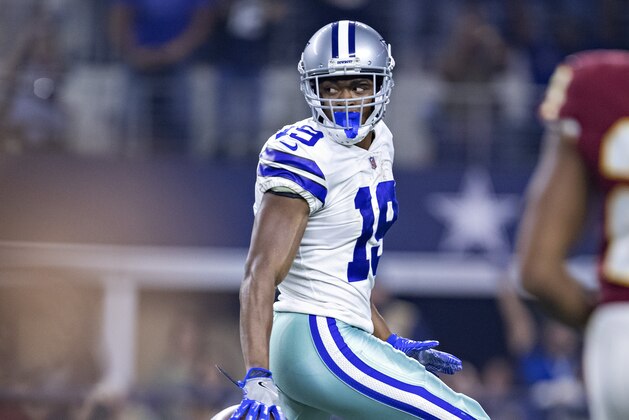 ARLINGTON, TX - NOVEMBER 22:  Amari Cooper #19 of the Dallas Cowboys runs the ball in for a touchdown in the second half of a game against the Washington Redskins at AT&T Stadium on November 22, 2018 in Arlington, Texas.  The Cowboys defeated the Redskins 31-23.  (Photo by Wesley Hitt/Getty Images)