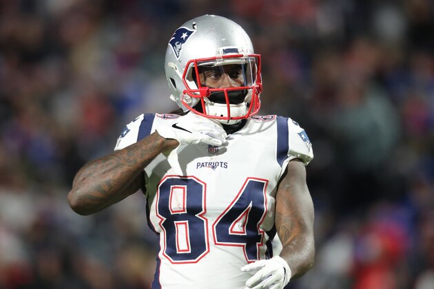 BUFFALO, NY - OCTOBER 29: Cordarrelle Patterson #84 of the New England Patriots during NFL game action against the Buffalo Bills at New Era Field on October 29, 2018 in Buffalo, New York. (Photo by Tom Szczerbowski/Getty Images) BUFFALO, NY - OCTOBER 29: Cordarrelle Patterson #84 of the New England Patriots during NFL game action against the Buffalo Bills at New Era Field on October 29, 2018 in Buffalo, New York. (Photo by Tom Szczerbowski/Getty Images)