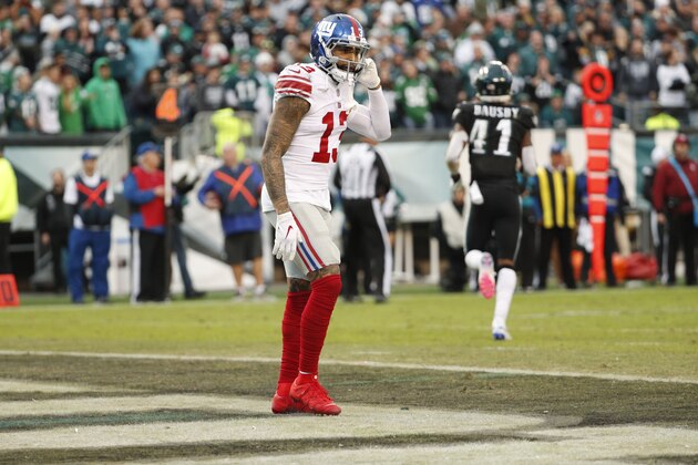 New York Giants' Odell Beckham reacts after missing a catch during the second half of an NFL football game against the Philadelphia Eagles, Sunday, Nov. 25, 2018, in Philadelphia. (AP Photo/Chris Szagola)