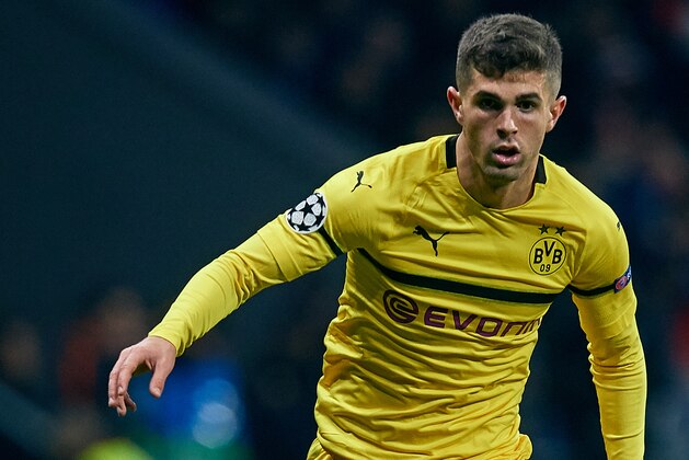 MADRID, SPAIN - NOVEMBER 06: Christian Pulisic of Borussia Dortmund in action during the Group A match of the UEFA Champions League between Club Atletico de Madrid and Borussia Dortmund at Estadio Wanda Metropolitano on November 6, 2018 in Madrid, Spain. (Photo by David Aliaga/MB Media/Getty Images)