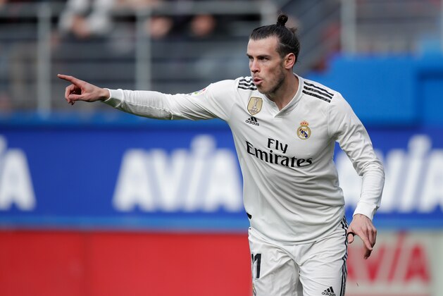 EIBAR, SPAIN - NOVEMBER 24: Gareth Bale of Real Madrid during the La Liga Santander  match between Eibar v Real Madrid at the Estadio Municipal de Ipurua on November 24, 2018 in Eibar Spain (Photo by David S. Bustamante/Soccrates/Getty Images)