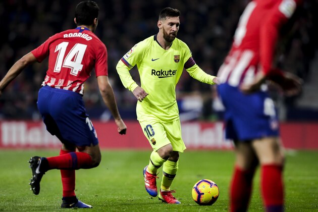 MADRID, SPAIN - NOVEMBER 24: Rodri of Atletico Madrid, Lionel Messi of FC Barcelona during the La Liga Santander  match between Atletico Madrid v FC Barcelona at the Estadio Wanda Metropolitano on November 24, 2018 in Madrid Spain (Photo by David S. Bustamante/Soccrates/Getty Images)