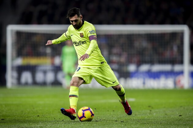 MADRID, SPAIN - NOVEMBER 24: Lionel Messi of FC Barcelona during the La Liga Santander  match between Atletico Madrid v FC Barcelona at the Estadio Wanda Metropolitano on November 24, 2018 in Madrid Spain (Photo by David S. Bustamante/Soccrates/Getty Images)
