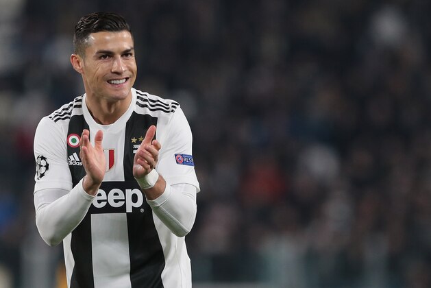 TURIN, ITALY - NOVEMBER 27:  Cristiano Ronaldo of Juventus applaudes during the Group H match of the UEFA Champions League between Juventus and Valencia at Allianz Stadium on November 27, 2018 in Turin, Italy.  (Photo by Emilio Andreoli/Getty Images)