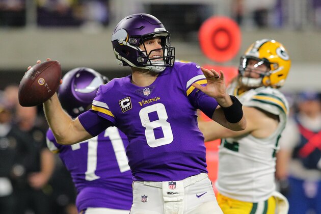 MINNEAPOLIS, MN - NOVEMBER 25: Kirk Cousins #8 of the Minnesota Vikings passes the ball in the third quarter of the game against the Green Bay Packers at U.S. Bank Stadium on November 25, 2018 in Minneapolis, Minnesota. (Photo by Adam Bettcher/Getty Images)