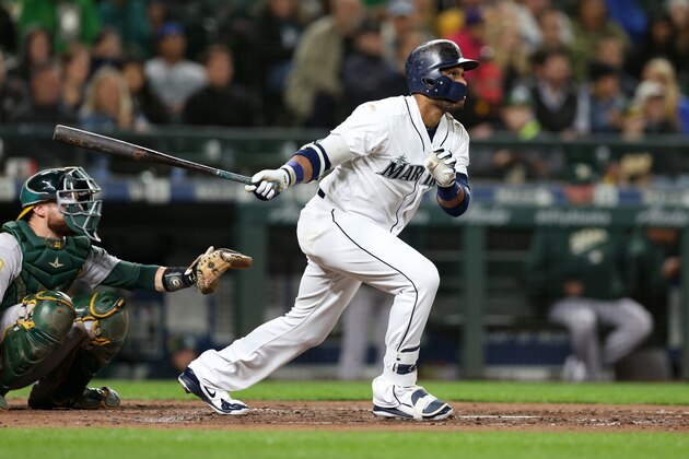 SEATTLE - SEPTEMBER 24:  Robinson Canó #22 of the Seattle Mariners bats during the game against the Oakland Athletics at Safeco Field on September 24, 2018 in Seattle, Washington.  The Athletics defeated the Mariners 7-3.  (Photo by Rob Leiter/MLB Photos via Getty Images)