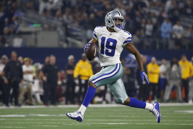 Dallas Cowboys wide receiver Amari Cooper (19) runs in for a touchdown against the Washington Redskins during the second half of an NFL football game in Arlington, Texas, Thursday, Nov. 22, 2018. (AP Photo/Ron Jenkins)