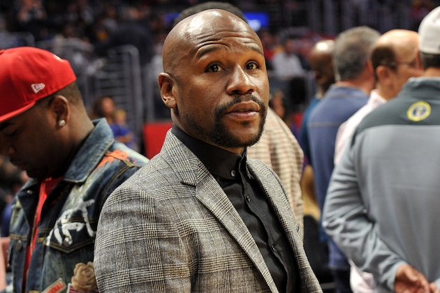 LOS ANGELES, CALIFORNIA - NOVEMBER 12: Floyd Mayweather Jr. attends a basketball game between the Los Angeles Clippers and the Golden State Warriors at Staples Center on November 12, 2018 in Los Angeles, California. (Photo by Allen Berezovsky/Getty Images)