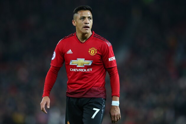 MANCHESTER, ENGLAND - NOVEMBER 24:  Alexis Sanchez of Manchester United looks on during the Premier League match between Manchester United and Crystal Palace at Old Trafford on November 24, 2018 in Manchester, United Kingdom.  (Photo by Alex Livesey/Getty Images)