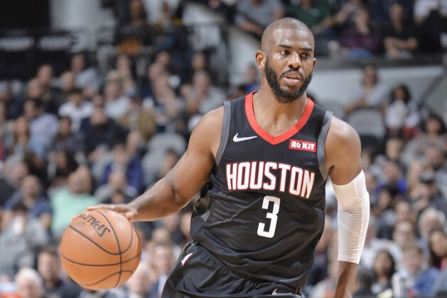 SAN ANTONIO, TX - NOVEMBER 30:  Chris Paul #3 of the Houston Rockets shoots the ball against the San Antonio Spurs on November 30, 2018 at the AT&T Center in San Antonio, Texas. NOTE TO USER: User expressly acknowledges and agrees that, by downloading and or using this photograph, user is consenting to the terms and conditions of the Getty Images License Agreement. Mandatory Copyright Notice: Copyright 2018 NBAE (Photos by Mark Sobhani/NBAE via Getty Images)