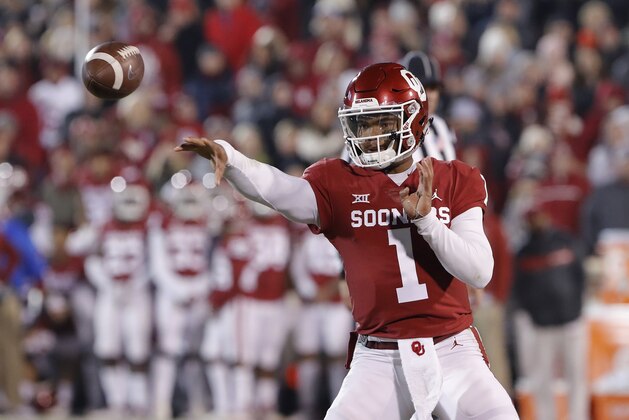 Oklahoma quarterback Kyler Murray (1) passes the ball against Kansas during the first half of an NCAA college football game in Norman, Okla., Saturday, Nov. 17, 2018. (AP Photo/Alonzo Adams)