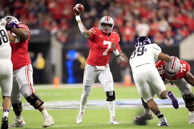 INDIANAPOLIS, INDIANA - DECEMBER 01: Dwayne Haskins #7 of the Ohio State Buckeyes throws a pass down field against the Northwestern Wildcats in the first quarter at Lucas Oil Stadium on December 01, 2018 in Indianapolis, Indiana. (Photo by Andy Lyons/Getty Images)