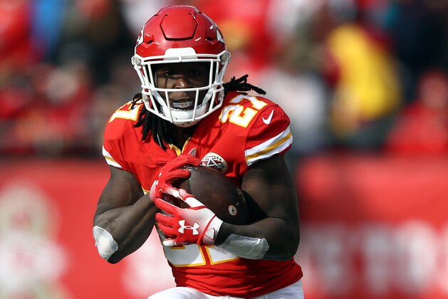 KANSAS CITY, MISSOURI - NOVEMBER 11:  Kareem Hunt #27 of the Kansas City Chiefs carries the ball during the game against the Arizona Cardinals at Arrowhead Stadium on November 11, 2018 in Kansas City, Missouri. (Photo by Jamie Squire/Getty Images)