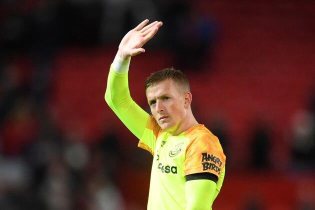 MANCHESTER, ENGLAND - OCTOBER 28:  Jordan Pickford of Everton acknowledges the fans after the Premier League match between Manchester United and Everton FC at Old Trafford on October 28, 2018 in Manchester, United Kingdom.  (Photo by Michael Regan/Getty Images)
