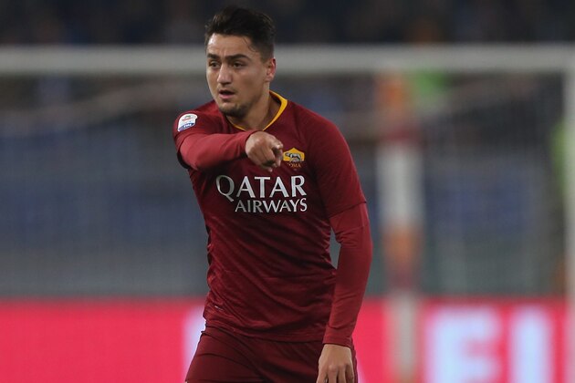 ROME, ITALY - DECEMBER 02:  Cenziz Under of AS Roma in action during the Serie A match between AS Roma and FC Internazionale at Stadio Olimpico on December 2, 2018 in Rome, Italy.  (Photo by Paolo Bruno/Getty Images)