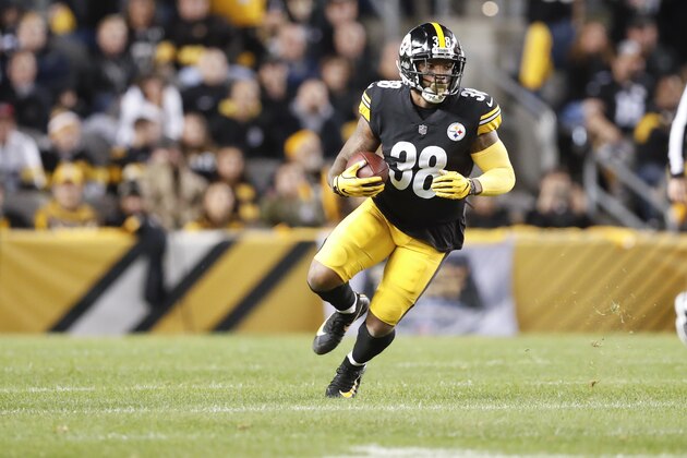 Pittsburgh Steelers running back Jaylen Samuels(38) runs against the Los Angeles Chargers in the \1 of an NFL football game, Sunday, Dec. 2, 2018, in Pittsburgh. (AP Photo/Don Wright)