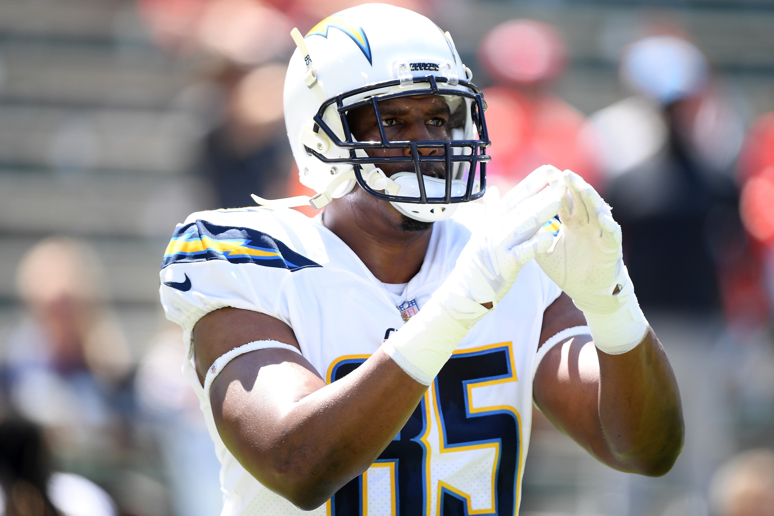CARSON, CA - SEPTEMBER 09:  Antonio Gates #85 of the Los Angeles Chargers warms up before the game against the Kansas City Chiefs at StubHub Center on September 9, 2018 in Carson, California.  (Photo by Harry How/Getty Images)