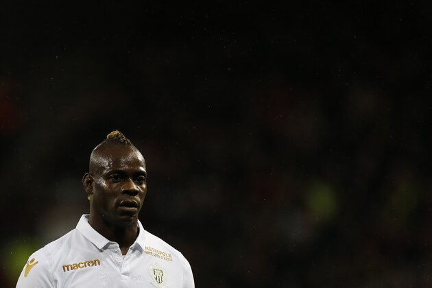 Nice's Italian forward Mario Balotelli looks on during the French L1 football match between Guingamp (EAG) and Nice (OGCN) at the Roudourou stadium, in Guingamp, northwestern France on December 1, 2018. (Photo by CHARLY TRIBALLEAU / AFP)        (Photo credit should read CHARLY TRIBALLEAU/AFP/Getty Images)