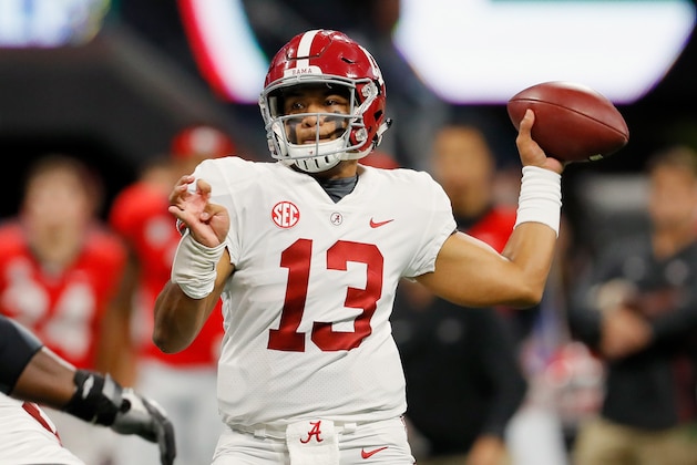 ATLANTA, GA - DECEMBER 01:  Tua Tagovailoa #13 of the Alabama Crimson Tide throws a pass in the first half against the Georgia Bulldogs during the 2018 SEC Championship Game at Mercedes-Benz Stadium on December 1, 2018 in Atlanta, Georgia.  (Photo by Kevin C. Cox/Getty Images)