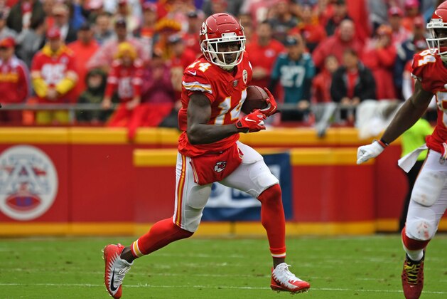 KANSAS CITY, MO - OCTOBER 07:  Wide receiver Sammy Watkins #14 of the Kansas City Chiefs runs up field after catching a pass during the first half against the Jacksonville Jaguars on October 7, 2018 at Arrowhead Stadium in Kansas City, Missouri.  (Photo by Peter G. Aiken/Getty Images)