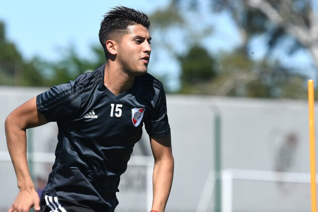 BUENOS AIRES, ARGENTINA - NOVEMBER 15: Exequiel Palacios of River Plate in action during a training session at River Camp Ezeiza on November 15, 2018 in Buenos Aires, Argentina. (Photo by Diego Haliasz/Getty Images)